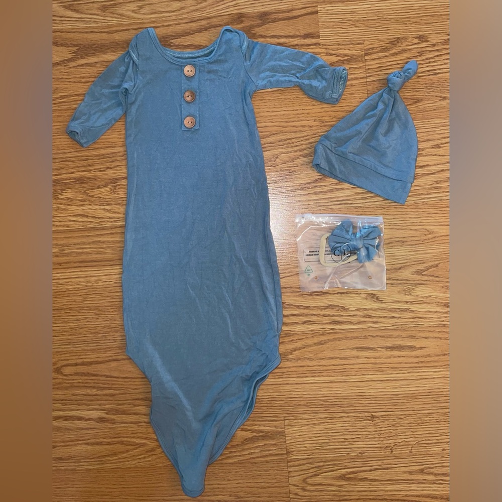 Caden Lane Jade Knotted Gown with hat and bow